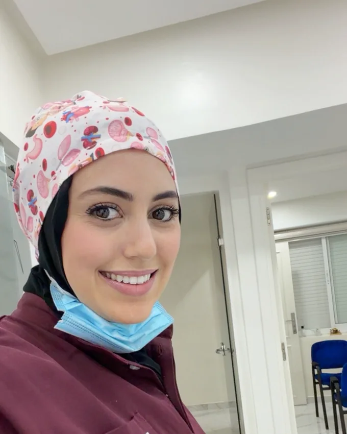 Portrait de la Dr Wiam Bouziane, chirurgienne-dentiste au Centre Dentaire San Francisco